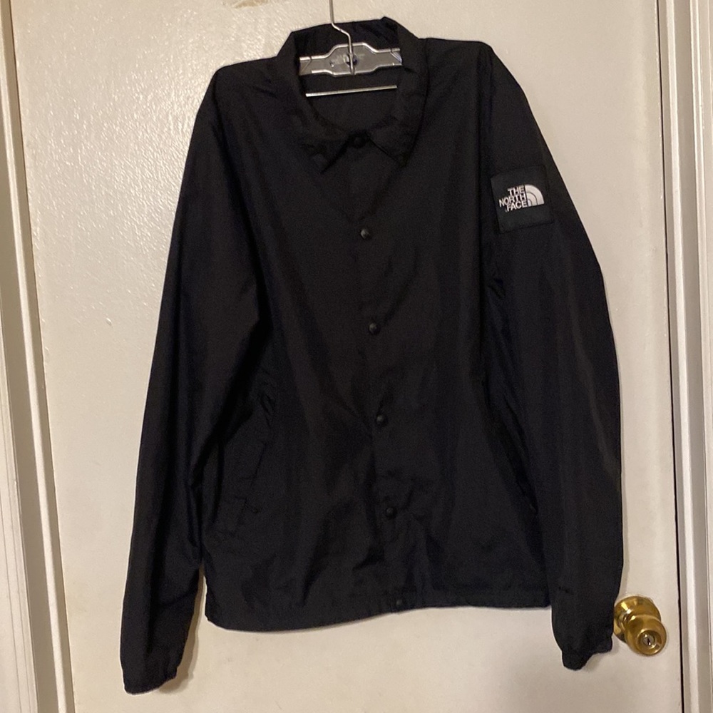 THE NORTH FACE MENS RAIN JACKET SIZE S/P IN EXCELLENT CONDITION BLACK COLOR